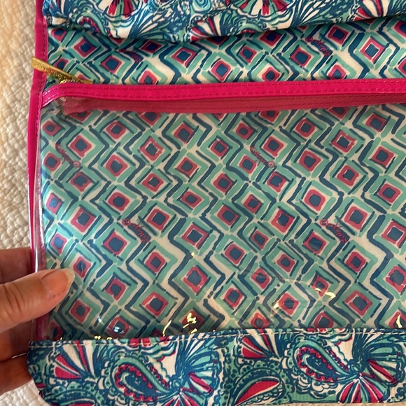 Lilly Pulitzer Travel Make Up Bag π - Picture 8 of 9